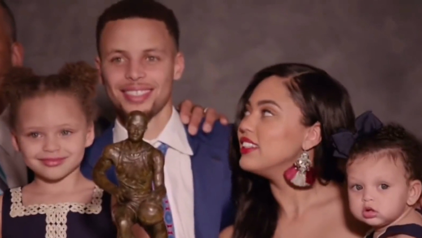 NBA富豪的生活都很奢侈？看看库里的一天究竟怎么过的？