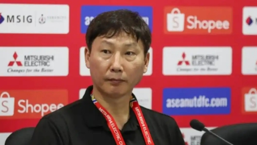 越南U23主帅金相植，去年曾率东南亚全明星队击败曼联