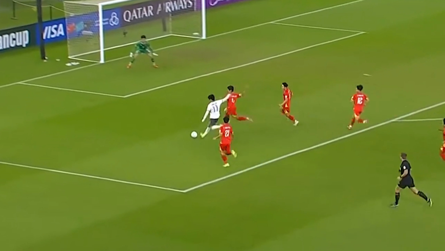 国足U23战越南首发乾坤大挪移，开场连续出现失误，蒯纪闻这次单骑闯关水平如何