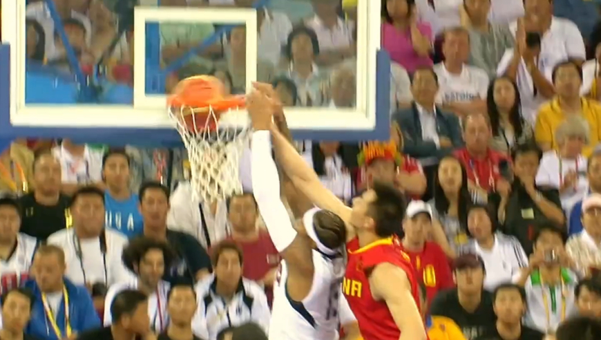 易建联隔扣，孙悦大帽！男篮黄金一代敢打敢拼，硬刚巅峰梦八，虽败犹荣｜体坛记忆