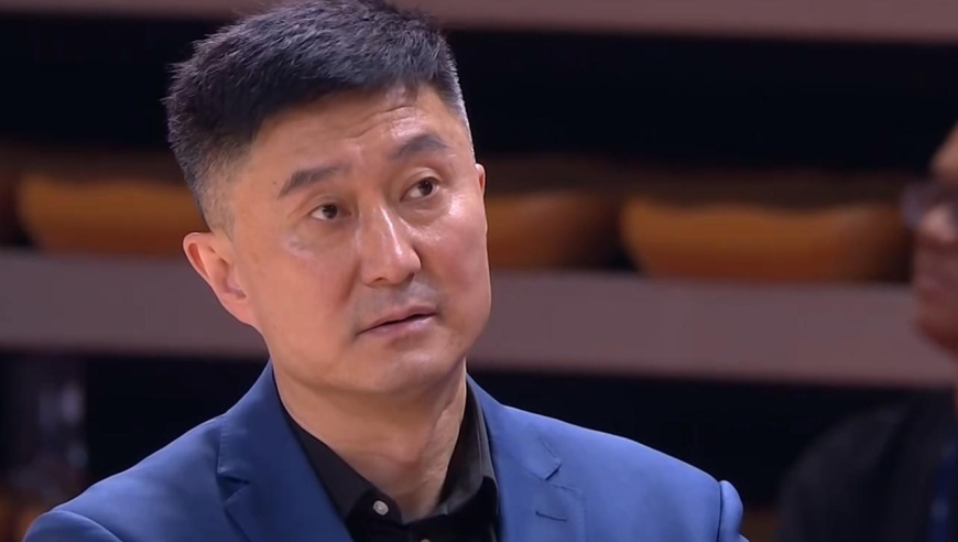 广东深夜召开紧急会议！朱芳雨主持，陈老板提出要求，杜锋会上发飙