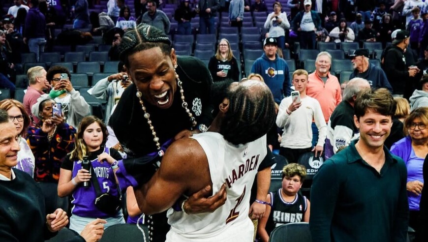 哈登骑士首秀砍23+8，末节15分定乾坤