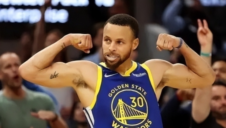 库里你太狠了！NBA尘封了70年的纪录，就这样被你打破了