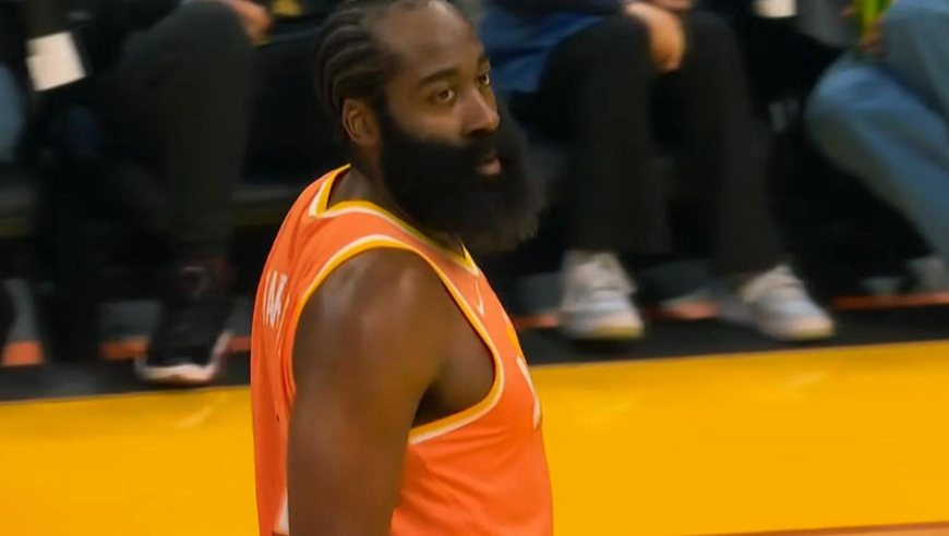 哈哈对轰！骑士哈登尼克斯哈特连续较劲 哈特命中三分+哈登一攻一传