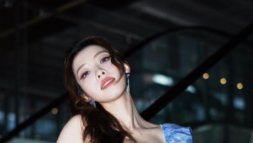 【LPL老婆】希然模特级写真，超凡脱俗的气质