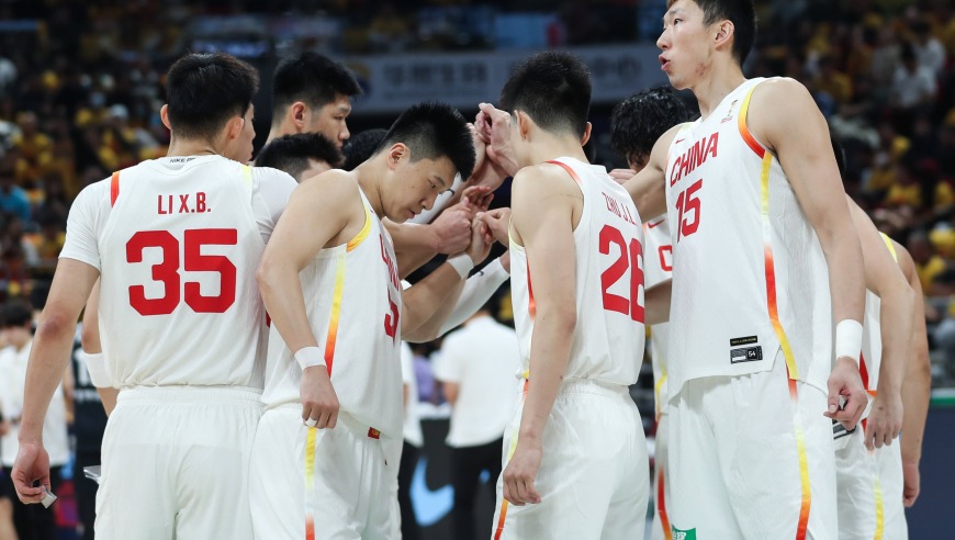 男篮两场世预赛总结：5人该淘汰，1人可培养，1人能扛大旗
