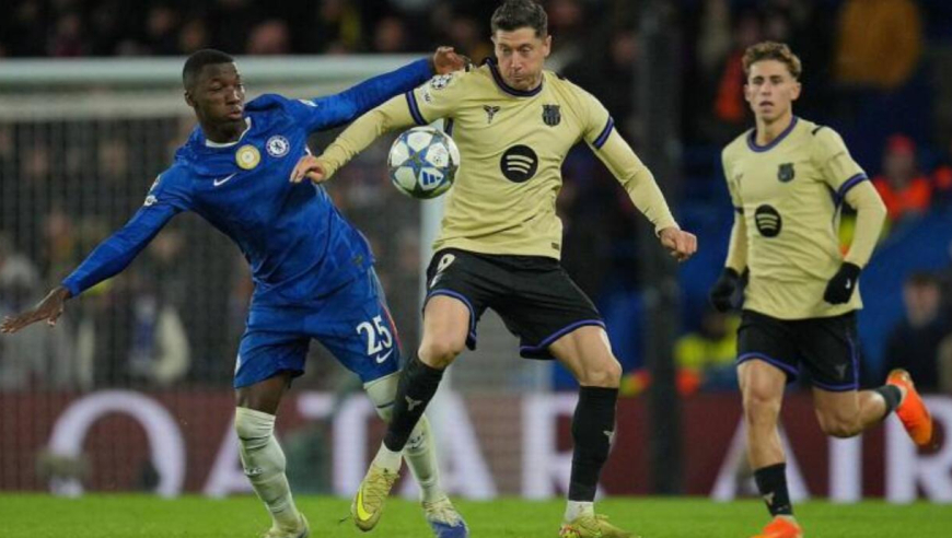 欧冠-切尔西3-0巴萨三连胜！埃斯特旺一条龙，德拉普建功，阿劳霍红牌