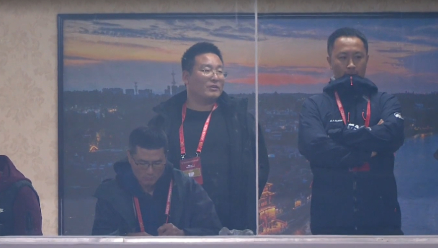 邵佳一首次亮相！U22国足半场闷平，媒体人热议：心里拔凉