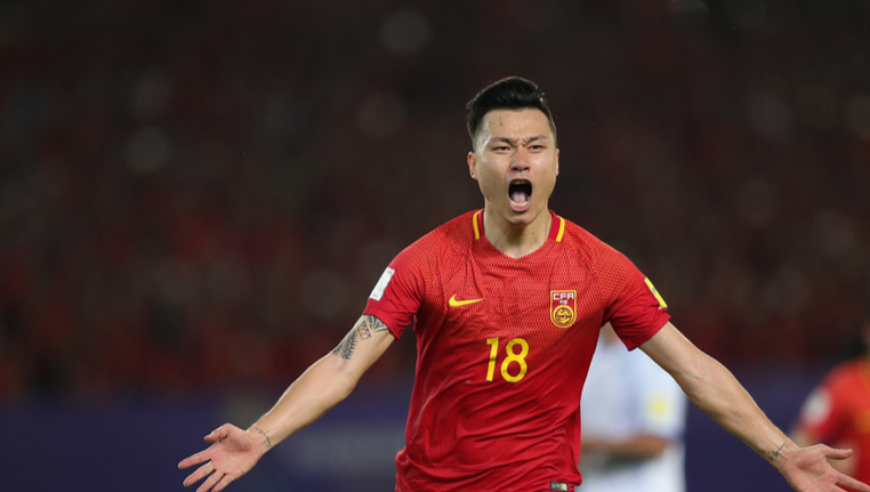 不愧国足前主力锋霸！郜林老甲A狂轰6球斩金靴回放，头顶脚踢