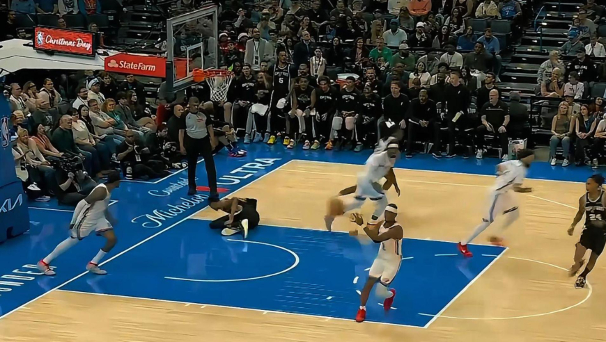 玩脏的？雷霆多尔特小动作击翻文班亚马 随后巴恩斯被犯规未吹