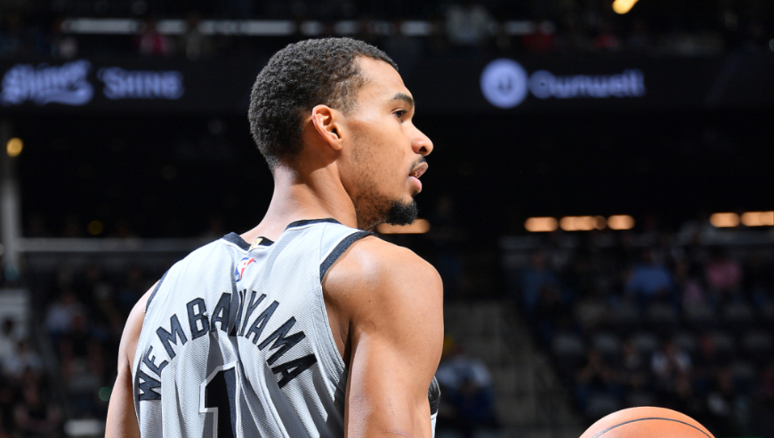 Top时刻｜9日十佳球：文班亚马凶残背扣 杨瀚森篮下暴扣2+1