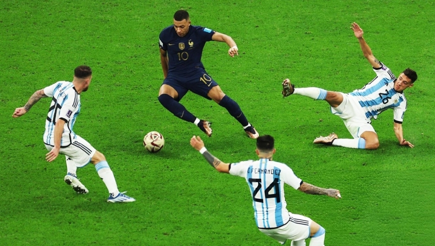 确实防不住！换个视角看姆巴佩场上表现 真有点C罗年轻时的风采