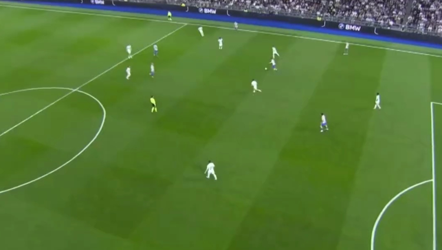 皇马3-2马竞成功复仇！维尼修斯梅开二度！巴尔韦德，卢克曼破门，莫利纳世界波！｜体坛记忆