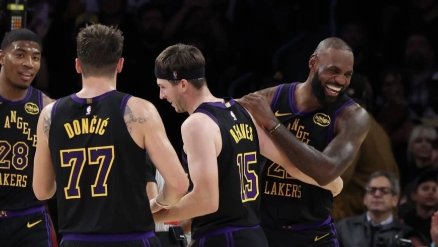 詹姆斯庆祝第23年引热议！首秀后身体状态曝光 队友称其GOAT