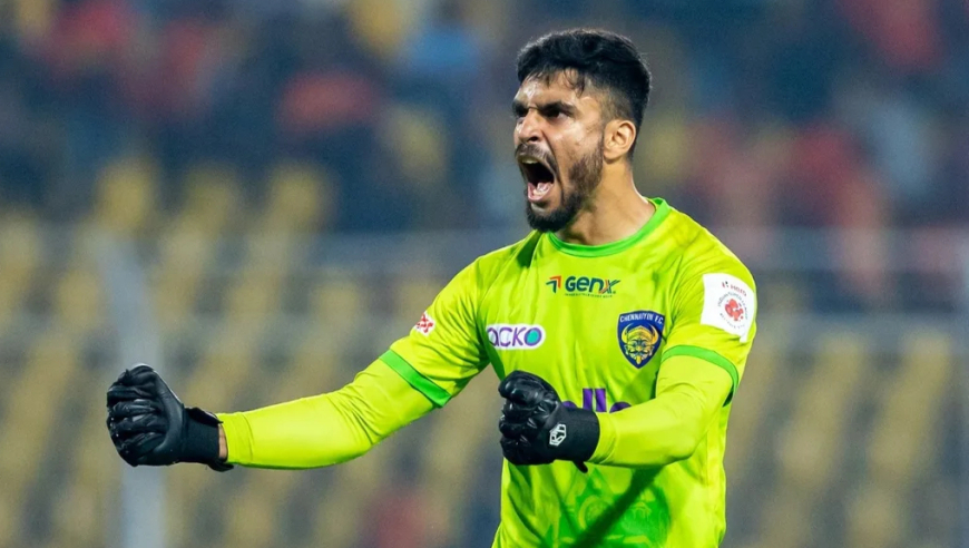 吹一辈子！印度比赛门将大脚直接破门，致敬英超门神名场面