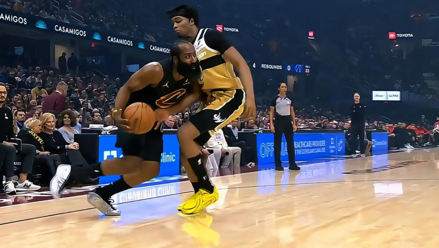 强到离谱！哈登米切尔联手发威 骑士开场狂轰23-5碾压奇才全过程