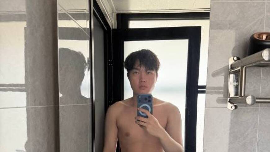 Bin哥不服Gala腹肌秀小肚 网友笑飞:黑子白子都沉默了