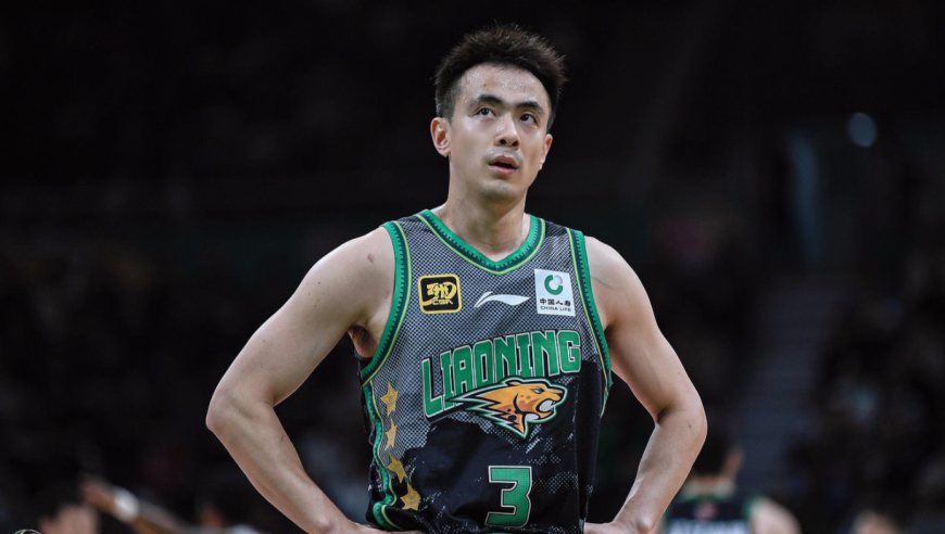 辽宁山东决胜时刻：高诗岩命中关键三分 赵继伟快攻反击被抢断