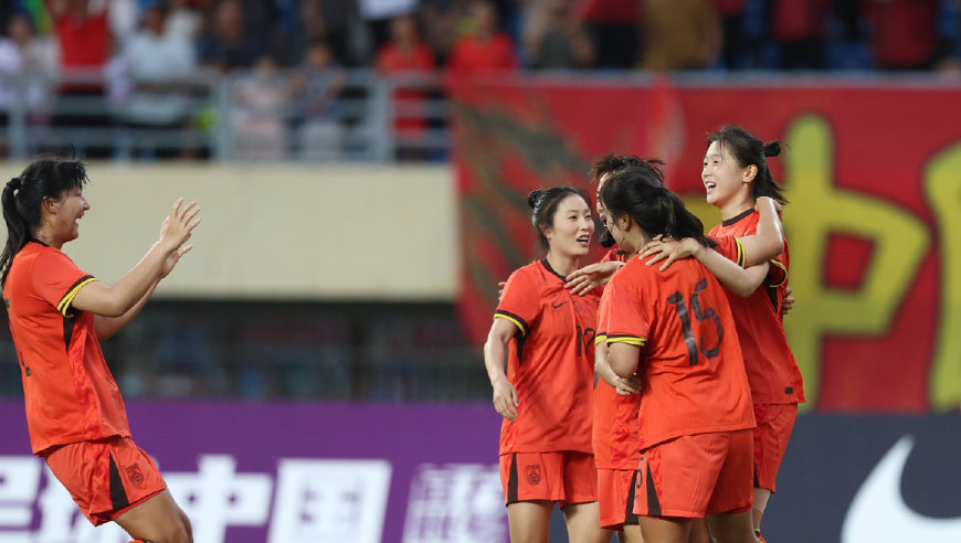 脚法惊艳！中国U20女足两度神级任意球破门，复刻小罗世界杯名场面