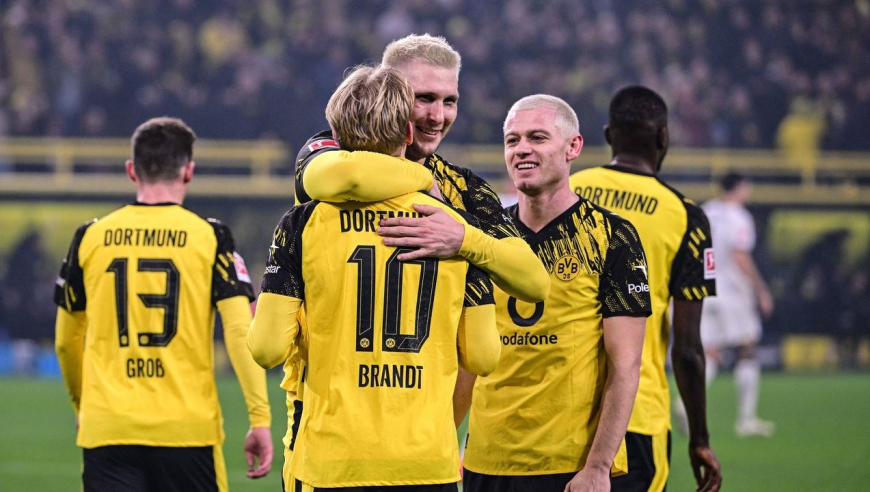 疯狂德甲！法兰克福92分钟绝杀激情庆祝，多特最后一秒真读秒绝平