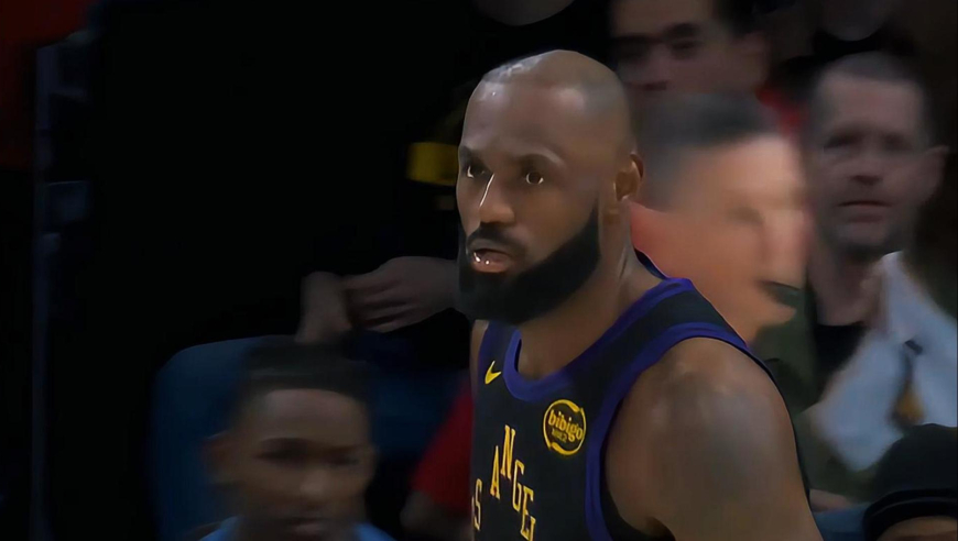 替小弟出头！湖人尼克史密斯被打2+1 詹姆斯三分+助攻尼克命中三分