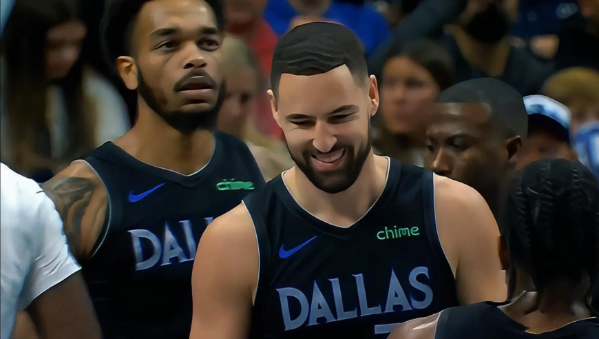 勇士汤返场！独行侠克莱汤普森替补登场一分钟两记三分自己都笑了