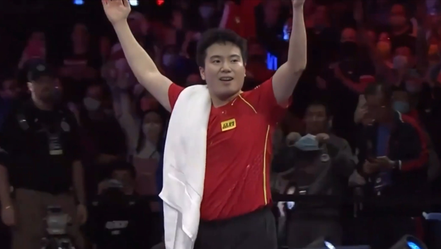 身价数十亿却爱吻胸前红旗！梁靖崑从被质疑到让三追四，上演逆袭剧本｜体坛记忆