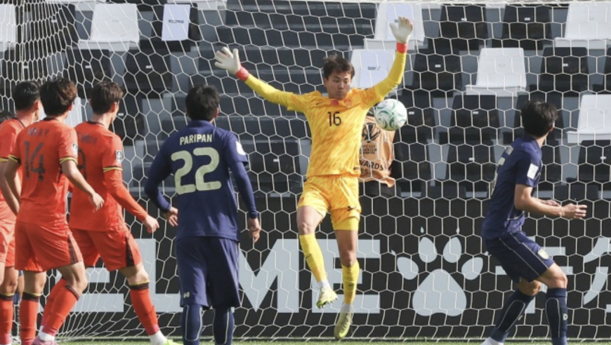 预定未来国门！21岁李昊3次神扑看傻泰国人：力阻单刀 救队友乌龙