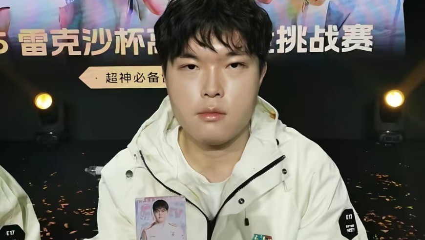 继&ldquo;Uzi复播撕开LPL流量遮羞布：各大主播接连上供，热度比官方还高&rdquo;后，Bin哥拯救LPL流量，世一上与腹肌照话题热度破千万