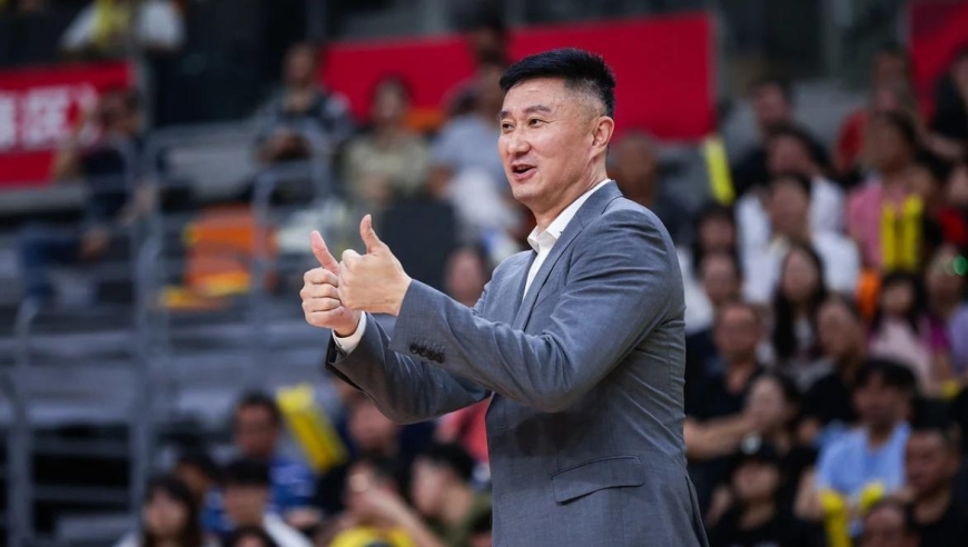 重磅加盟！CBA顶级内线正式投奔广东，与胡明轩并肩，杜锋笑了