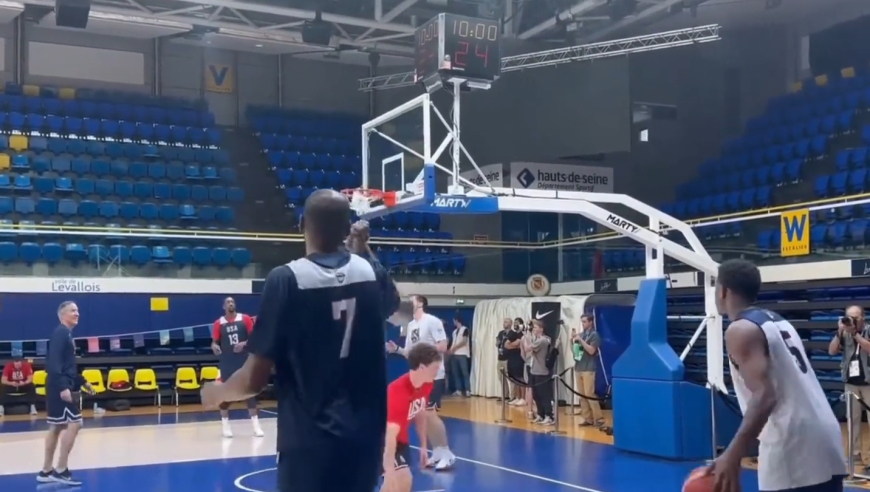 谁最有希望打破库里的三分记录？理论上的人很多，但目前最有可能的只有一个人！