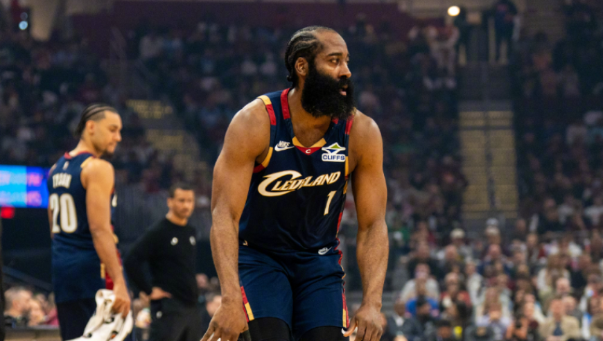 骑士完败！哈登19+10不满吹罚，塔图姆20+3，米切尔30+7全队第一