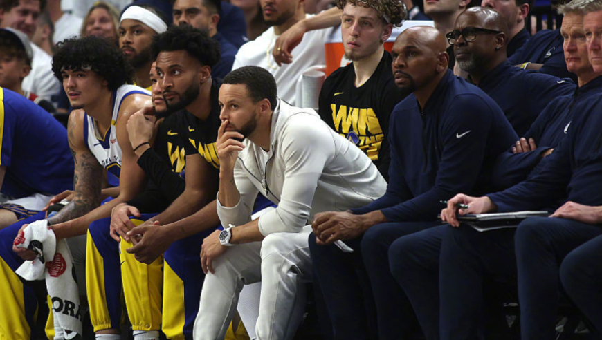 NBA截止日两大输家，勇士一步错步步错，火箭拒绝送上门的后卫