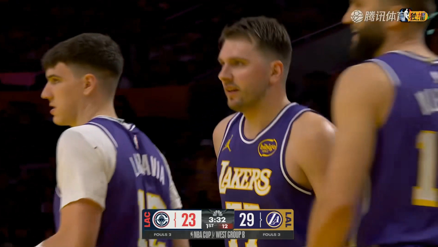 上山的神vs下山的神！哈登强造三分犯规 东契奇连进三分回应