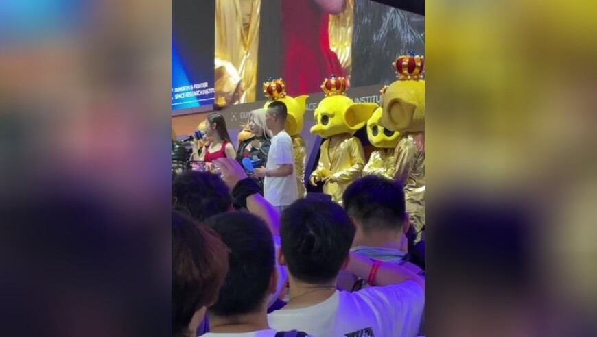 地下城到底什么魅力让他坚持了这么久，网友：旭旭宝宝来CJ了！
