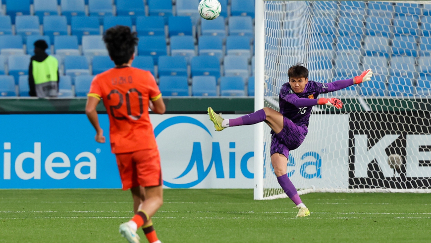 致敬！李昊带病出战助U23国足晋级，发烧仍零封泰国+3场献16次神扑