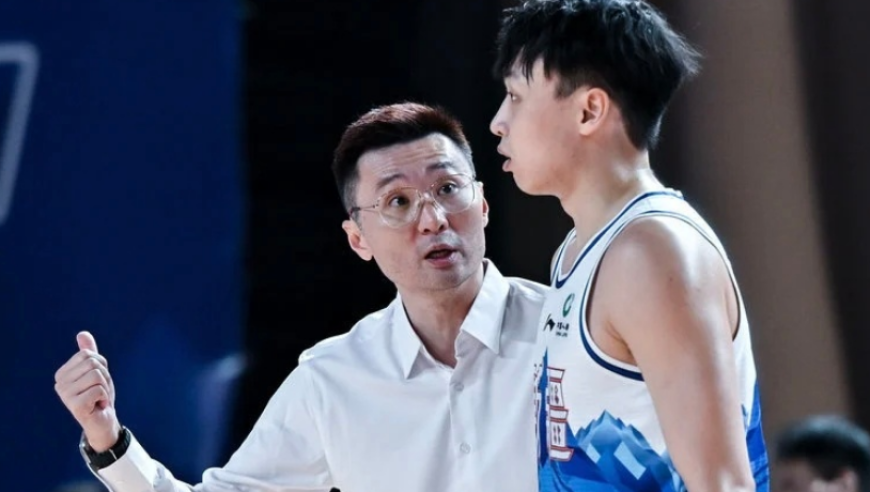 刘炜正式卸任新疆主教练：本季执教9战6败 韩国助教姜正秀成代理主帅