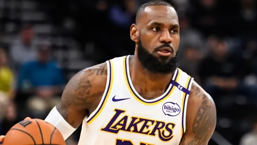 杜兰特轰32+6+8+2仍无缘今日最佳！对不起，你碰到创纪录的老詹了