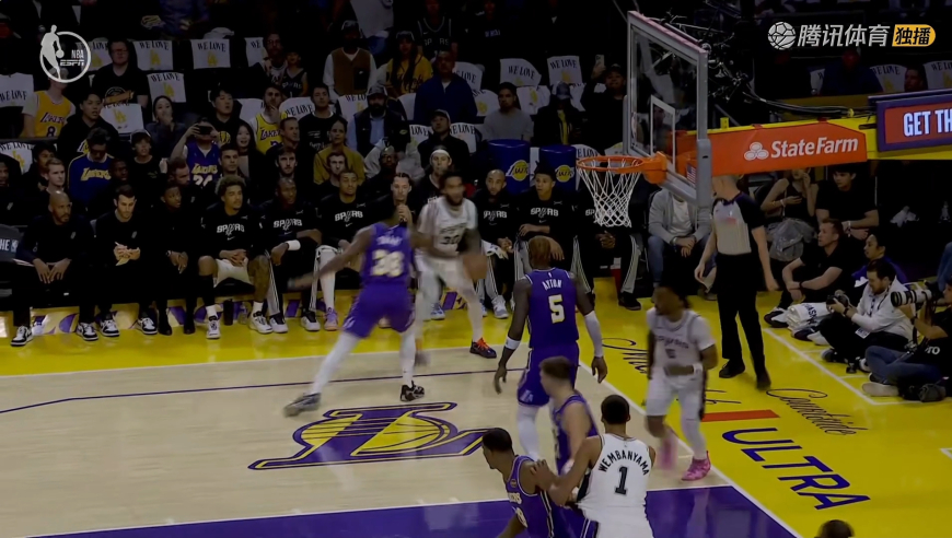 从严处理！斯玛特垫脚尚帕尼后者打成3+1 裁判回放升级1级恶意