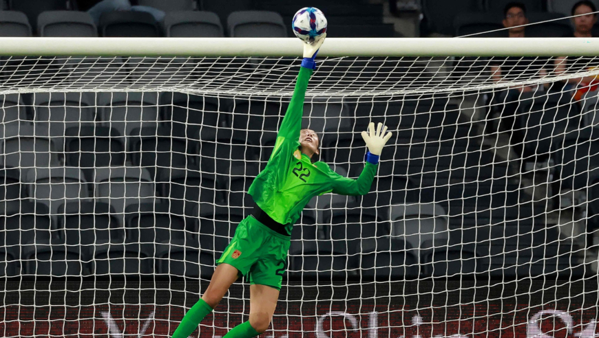 惊险！孟加拉国女足边路拉爆中国女足，超远吊射差点破门