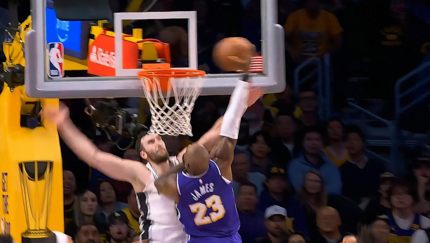 这是41岁的身体？詹姆斯隔扣马刺中锋科内特 随后追身封盖福克斯