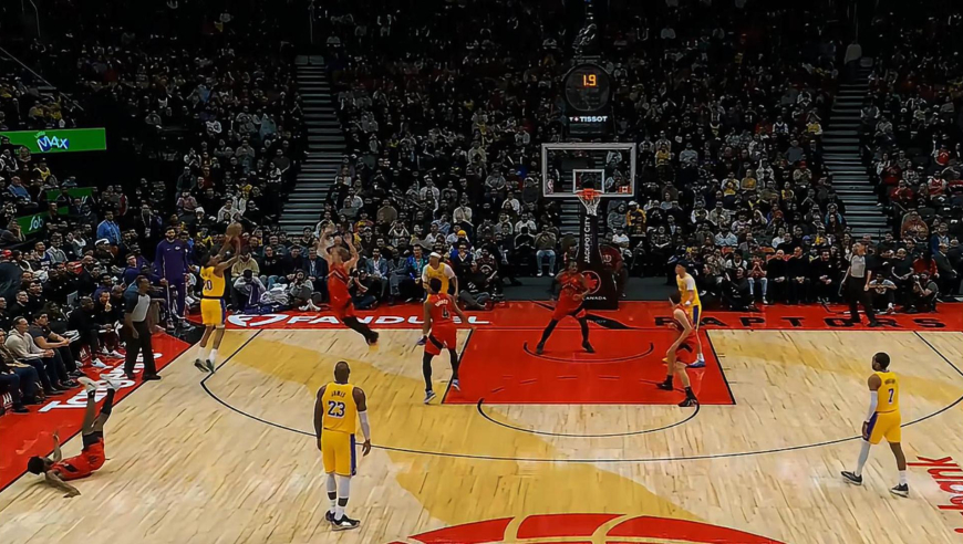 左45度战神？文森特与史密斯同一位置两次出手三分助湖人连拿5分