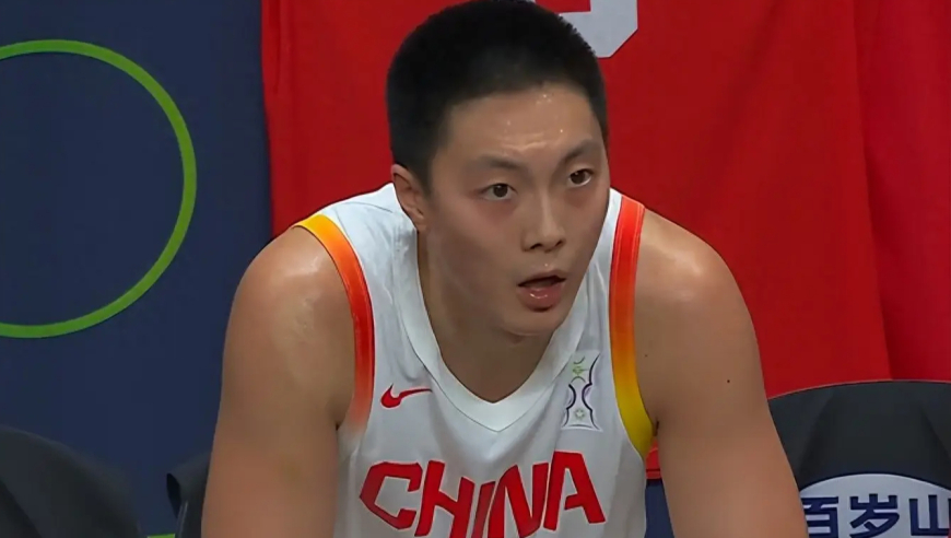 恭喜澳大利亚获得冠军：中国男篮拼到最后一秒，胡明轩错失绝杀机会！