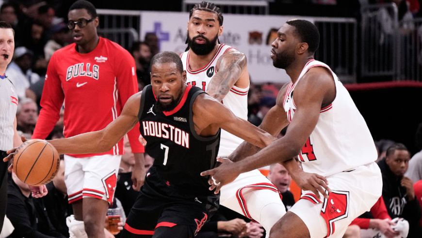 火箭公牛决胜时刻：杜兰特连中三分对轰公牛全队 乌度卡被罚出场