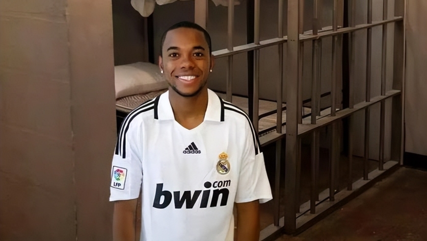 需入狱9年！41岁罗比尼奥2个月内2次减刑：牢中苦学11门课 读5本书