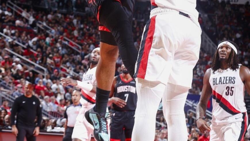 火箭9战8胜升空：杜兰特引7人上双团队攻势大胜 渐入佳境冲冠