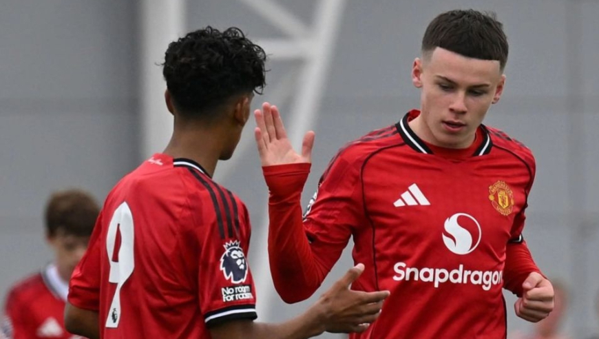 鲁尼长子梦想10年内成为曼联主力！小梅西再入世界波，卡里克观战