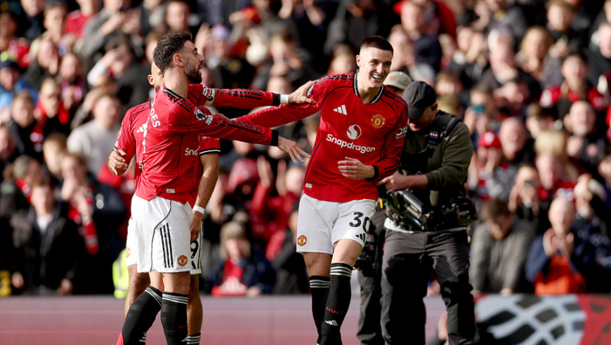 11轮不败升第3！英超：曼联2-1逆转十人水晶宫 B费传射 谢什科3连斩