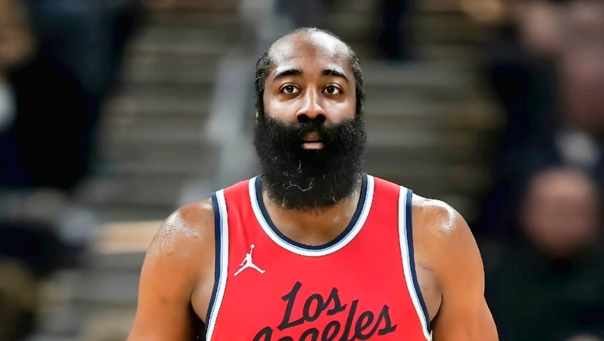 随着太阳114-103双杀快船，快船遭遇4连败，NBA最新积分榜:快船排名西部倒数第3！