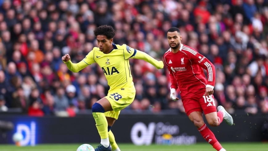 随着利物浦1-1,曼联3-1,利兹联0-0,富勒姆0-0,英超最新积分榜出炉